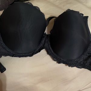 Bra Victoria secret size 34D